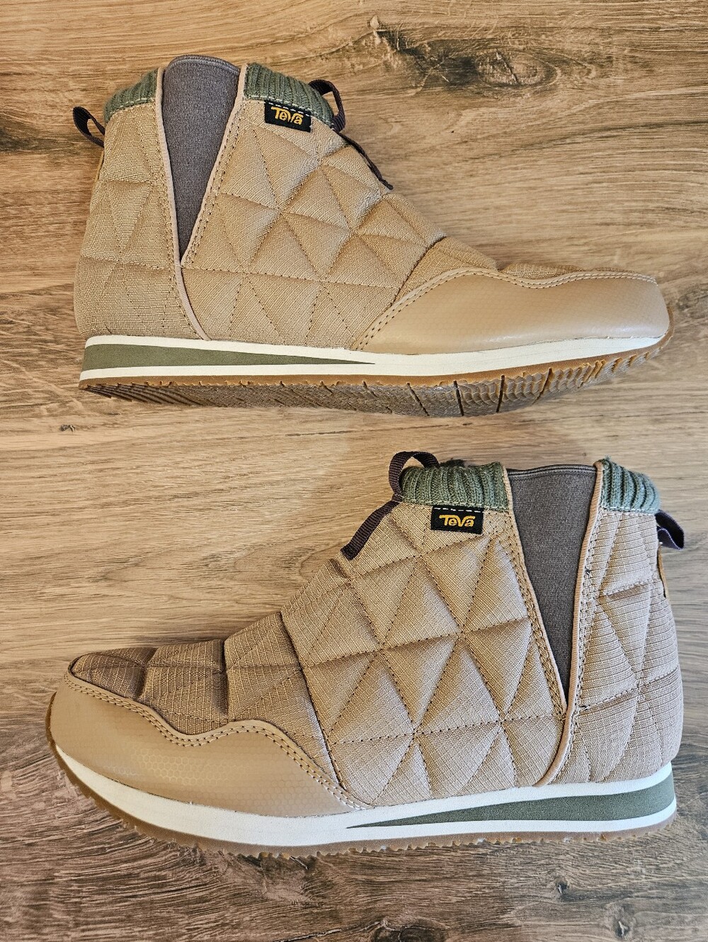 Teva ReEmber Mid slip-on booties in a tan/olive colorway. Size 10